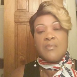 Meet your Posher, Annie